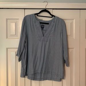 Gap shirt with 3/4 length sleeves